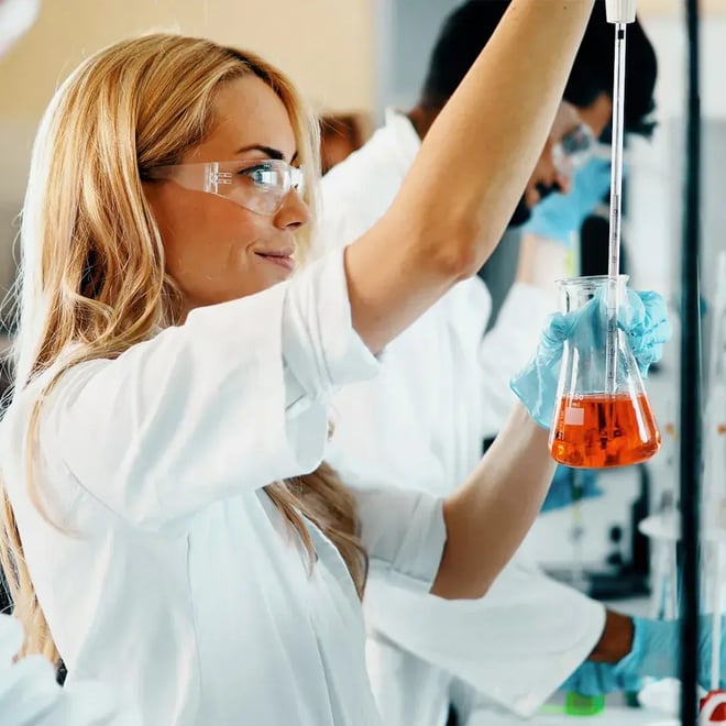 chemical_woman_glasses_smiling_laboratory--ratio01x01--width960px